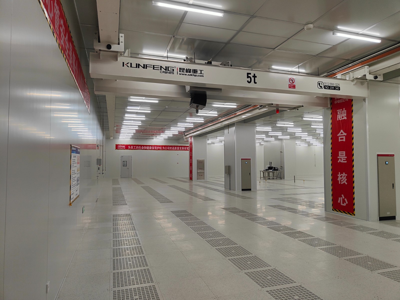 Cleanroom overhead crane